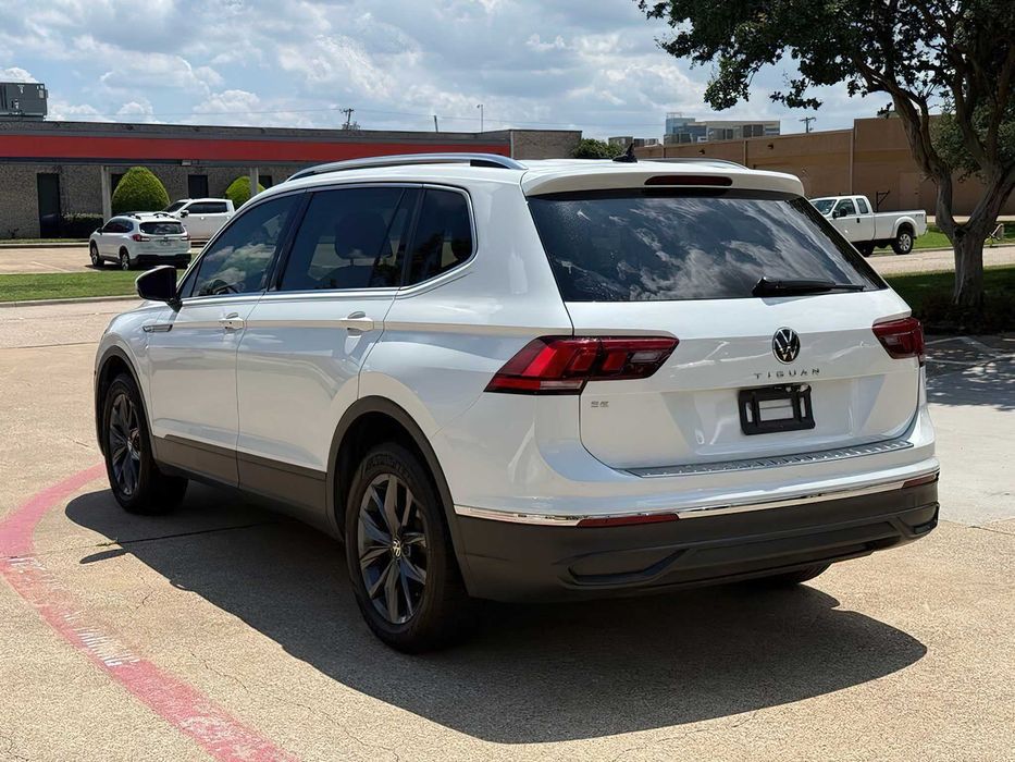 Volkswagen Tiguan SE      2023