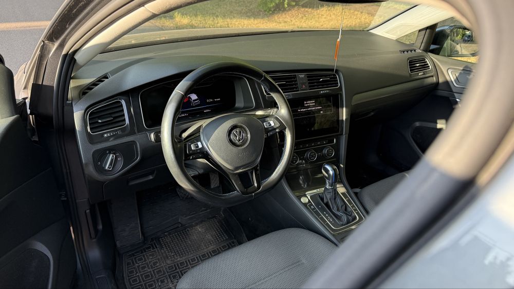Сдам в оренду електромобіль VW E-Golf