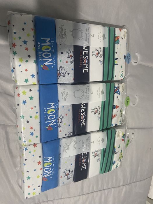 1 Embalagem de bodies de manga curta 24-36meses . Body primark