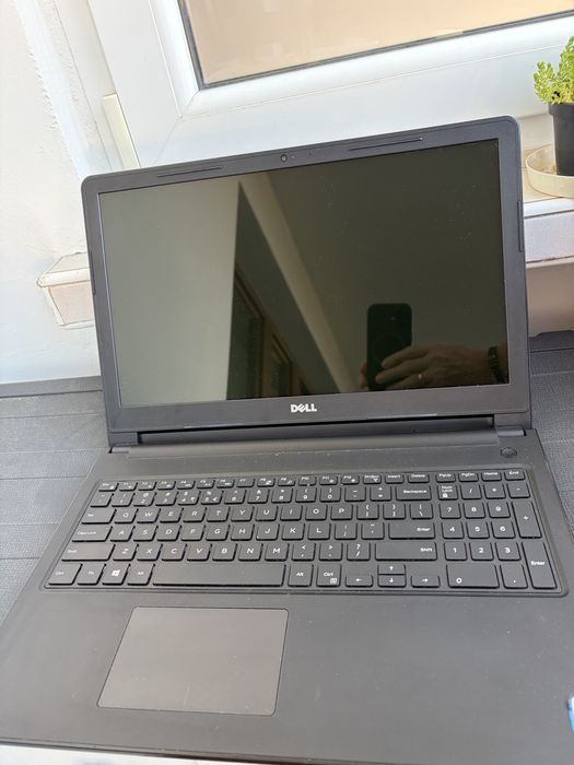 Laptop Dell  Ispiron 15 dysk SSD  ,8 GB  RAM , Intel Core i3 super stan
