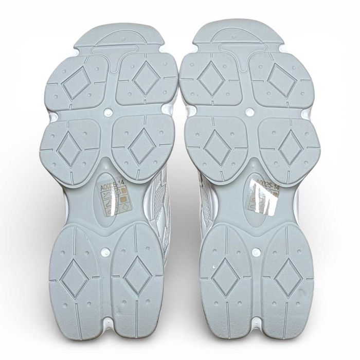 Жіночі кросівки білі стильні