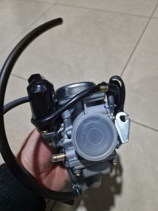 carburador para um motor de combustão interna, provavelmente para uma