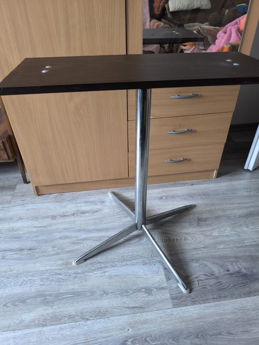Stolik noga pod telewizor