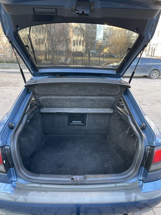Продам Mazda 626 GF 1.8