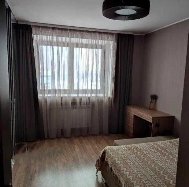 Продам 4к.кв. 100м2 Павлове Поле пр.Науки біля входу в метро 23 Серпня