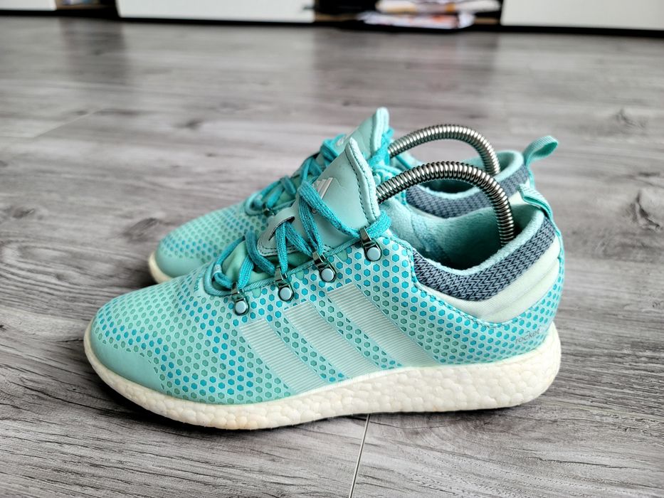 Продам фірмові кросівки Adidas rokcet boost