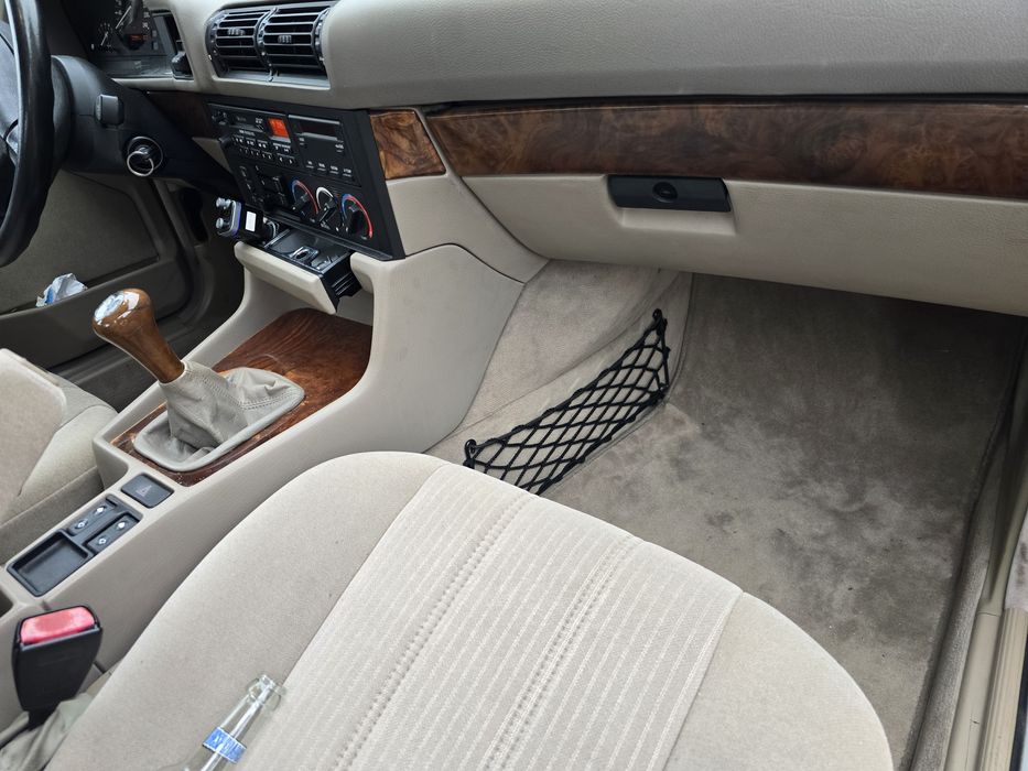 BMW E34  Posiada pełną dokumentację od wyjazdu z fabryki do dzisiaj