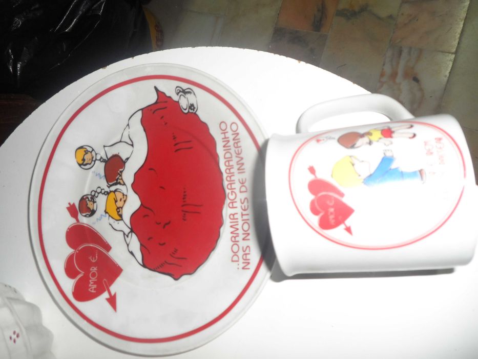 Conjunto prato e caneca "Amor é"