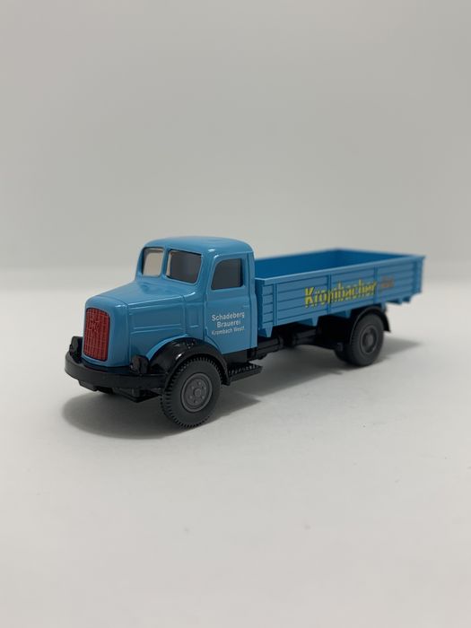 Camião Henschel HS 100 da Wiking escala 1/87