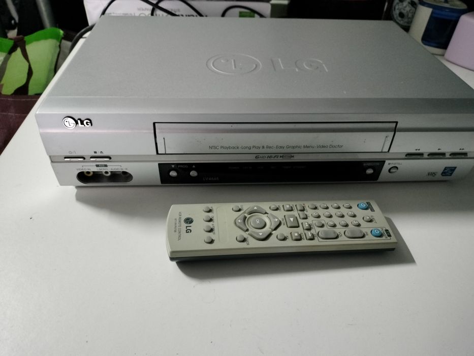 Leitor de cassetes de vídeo LG- LV4665