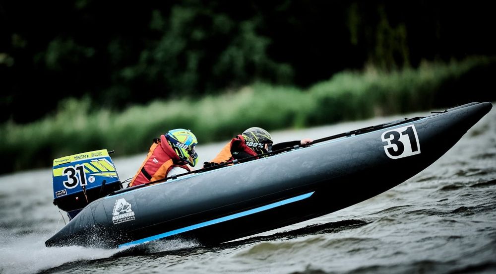 Wyscigowy katamaran zapcat thunde fv vat rib aquarius