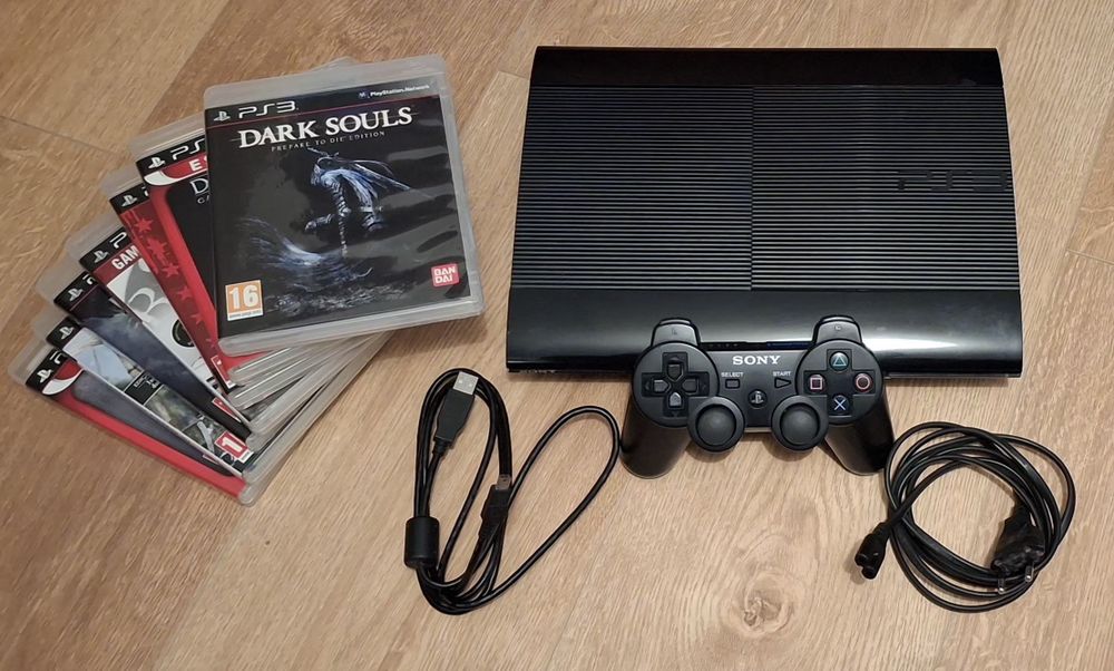 PlayStation 3 (PS3) Super Slim  500GB + Comando + 7 Jogos