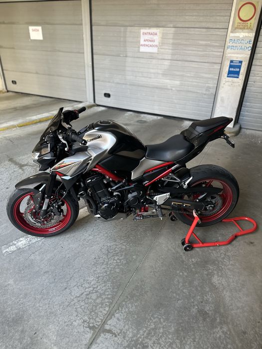 Kawasaki Z900 2023 Metallic Phantom Silver Edition