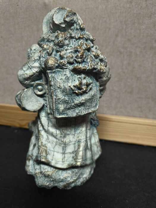 Papai Noel Vintage com Criança e Saco de Presentes
Papai Noel de barba