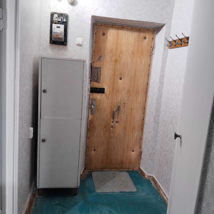 Сдаю 2-х кімнатну на Соцмісті на довготривалий  строк з технікою.