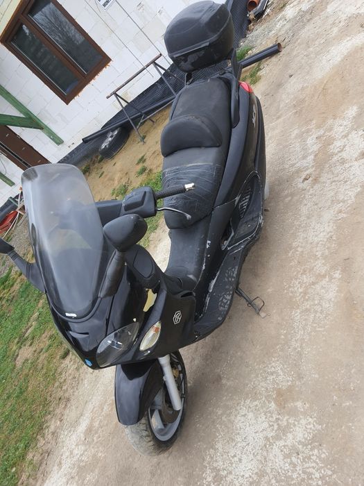 Skuter Piaggio X9