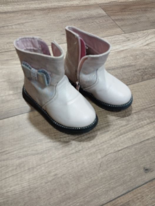 Осінні сапожечки для дівчинки 25 розмір