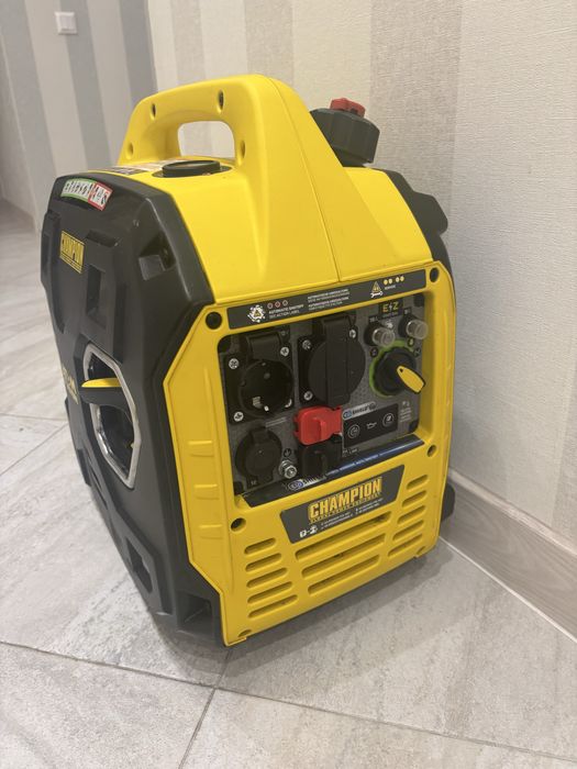 Генератор Champion 93001i-SC ATOM Fusion — інверторний бензиновий