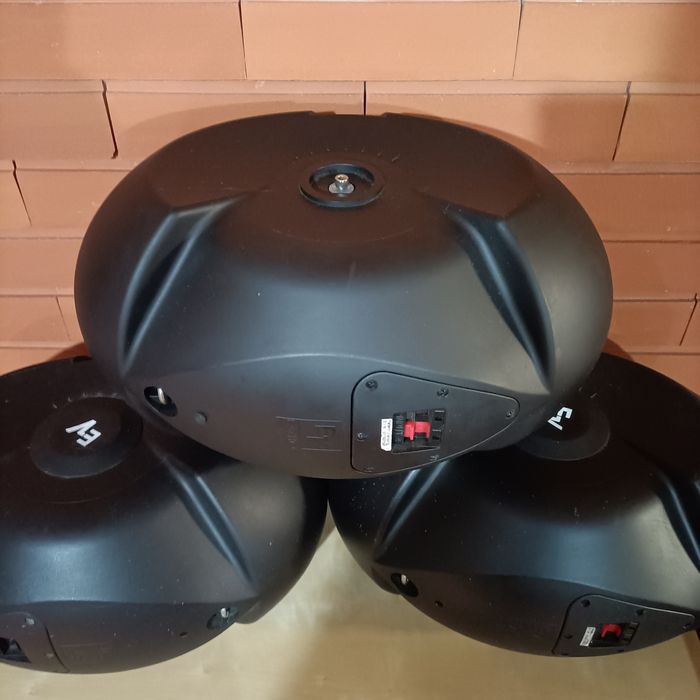 3 colunas profissionais Electro-Voice EVID 6.2 – 150W RMS / 8 Ohms