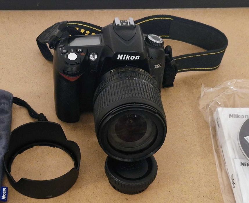 Nikon D90  +Nikkor AF-S DX 18–105 mm VR +filtr, przebieg 10 508