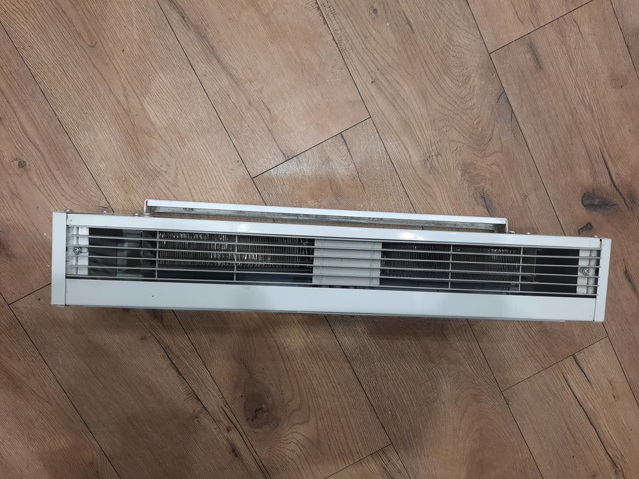 Kurtyna powietrzną z nagrzewnicą Dimplex AC3