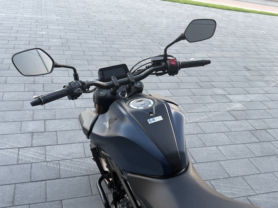 Honda CB125R z 2023r Niemcy 5 tys km ksiazki idealne