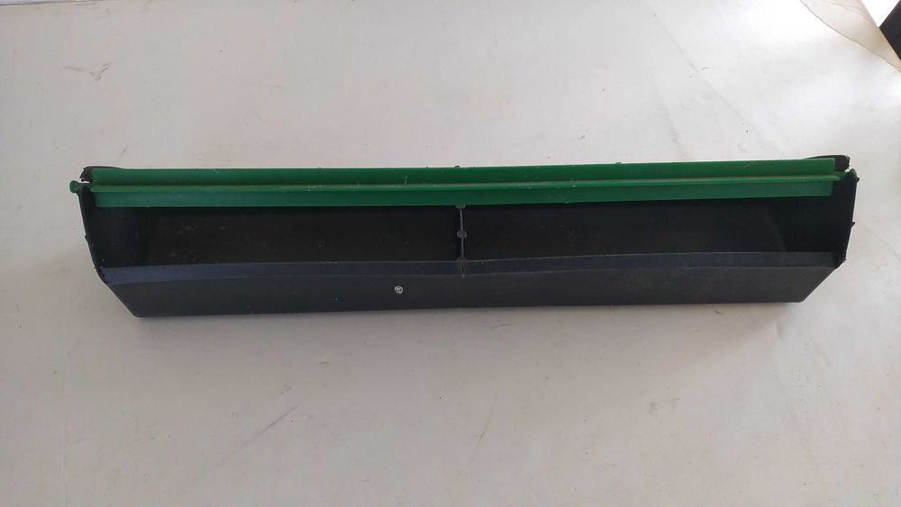 Comedor linear para aves, como NOVO!