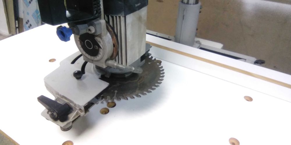 Serra ótima com travão, trifásico, toda original, pintura original,