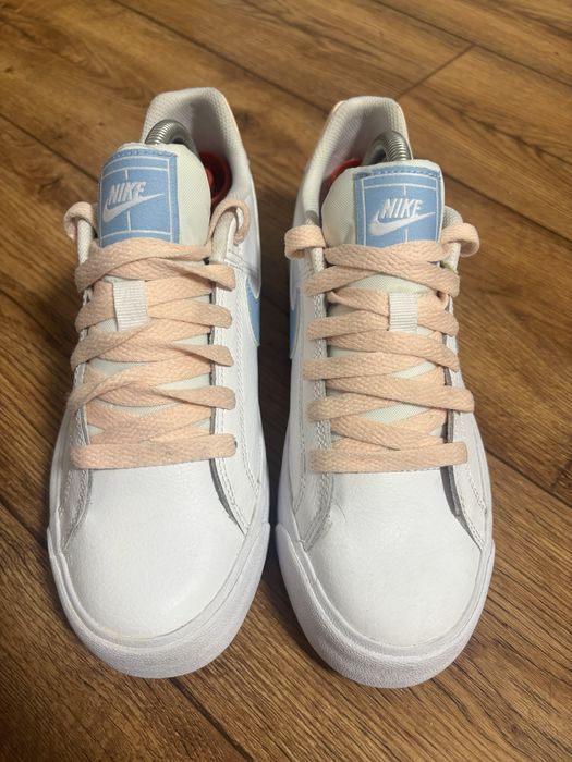 Nike Court Royale 37.5 розмір