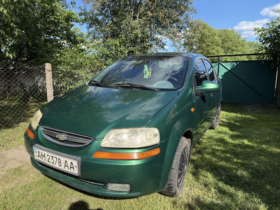 Продам авто Chevrolet Aveo 2004, бензин