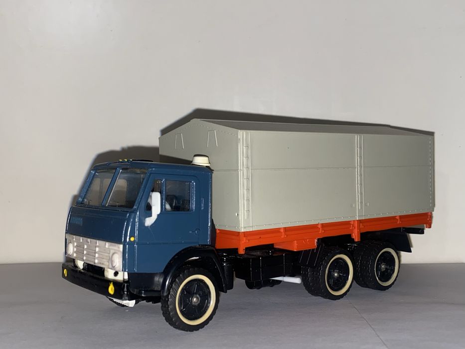Модель 1:43 ссср камаз 5320 ранний резина покрышки