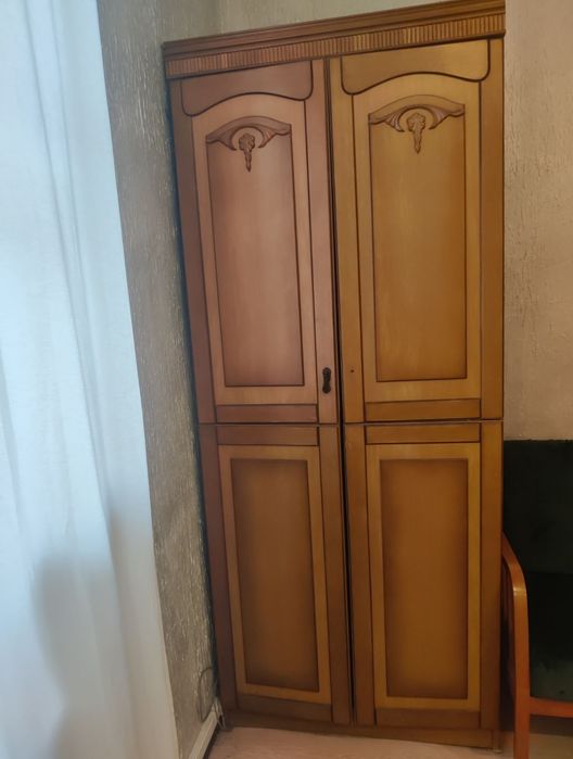 Шафа вінтажна горіх