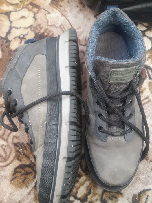 Продам ботинки зима осень 44р