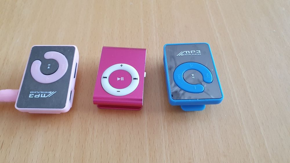 Odtwarzacz MP3. Bardzo miły przenośny. Kolory. Karta micro SD. Akumulator. Złącze  miniUSB.  Sterowanie.