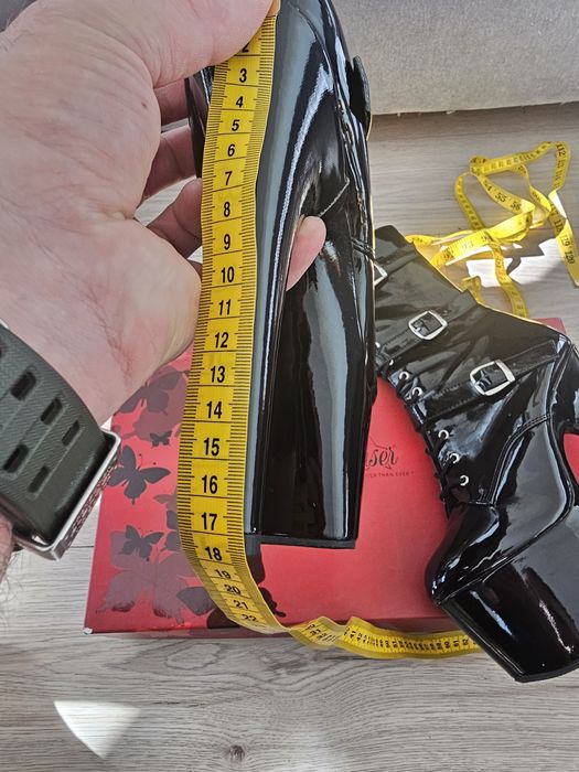 Buty erotyczne Pleaser