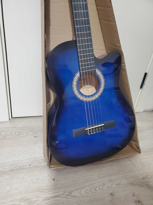 гитара классическая синяя с вырезом нейлоновые струны