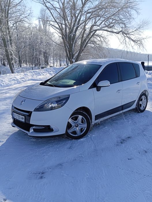 ТЕРМІНОВО. Продам Рено Сценік економний дизель.