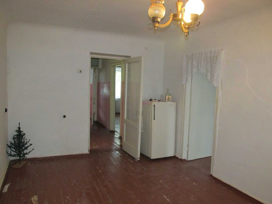 Продам 3 к. кв., р-н Центр-Центр. ринок  -зручно під магазин