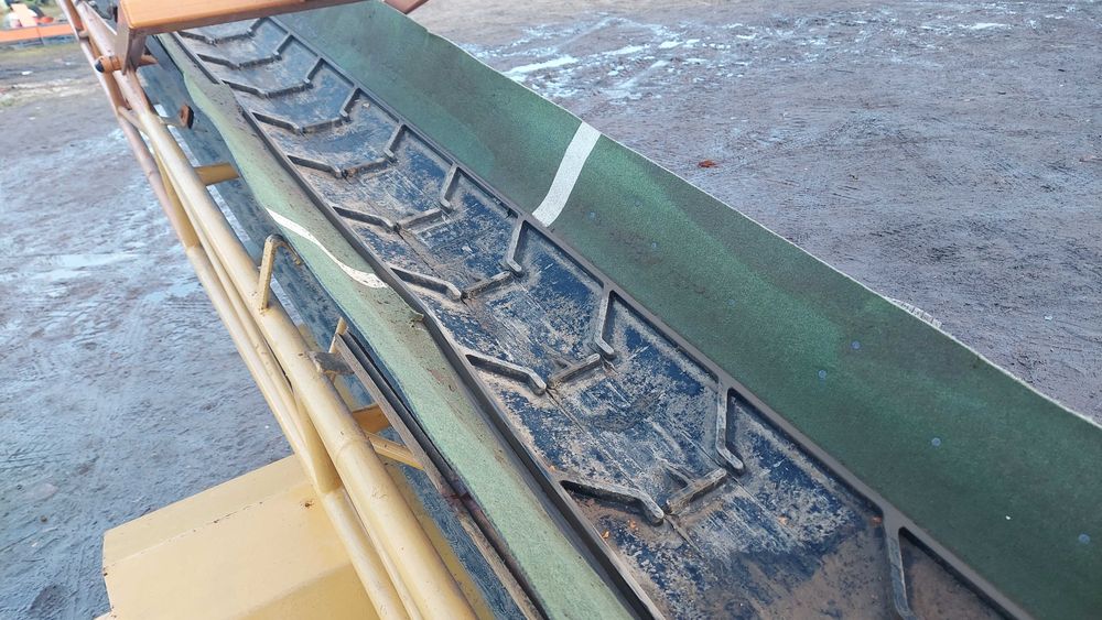 Pryzmownik tasmociag podajnik tasmowy