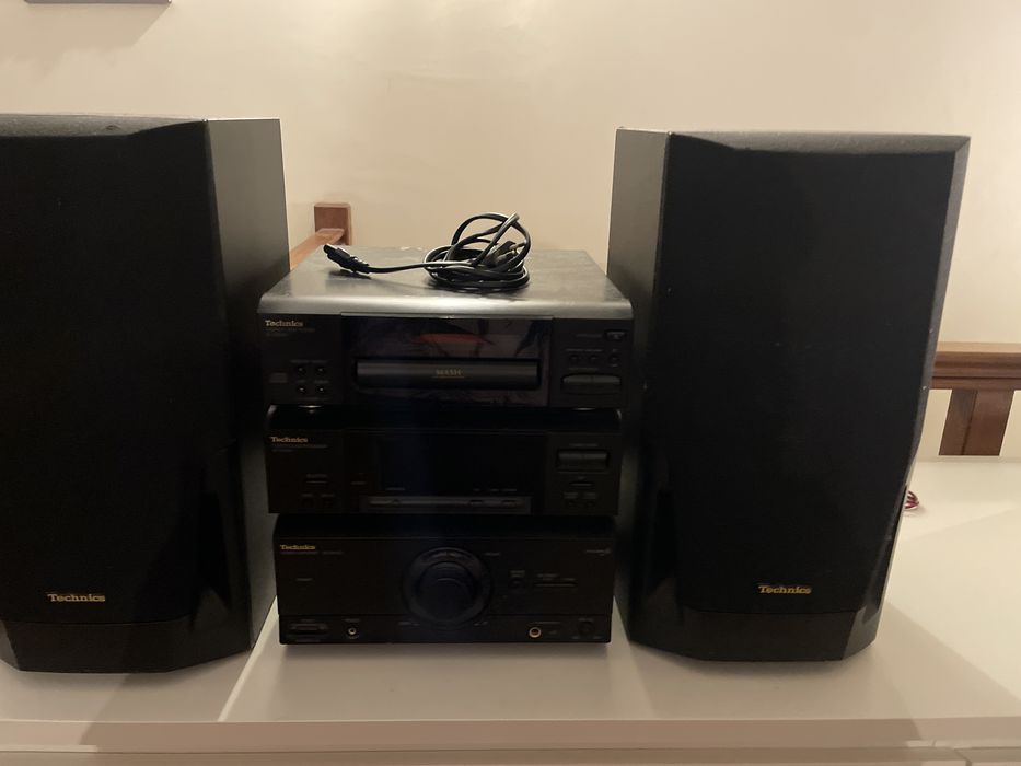 Aparelho de musica CD/rRadiio Tecnics colunas