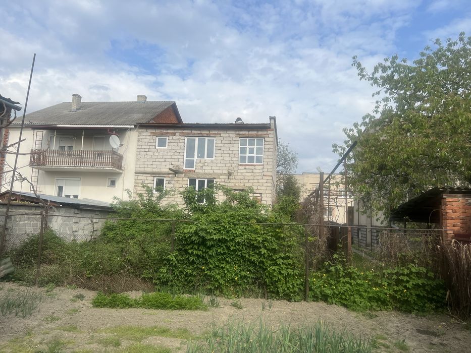 Продаж недобудови з комунікаціями у хорошому р-ні м. Виноградів