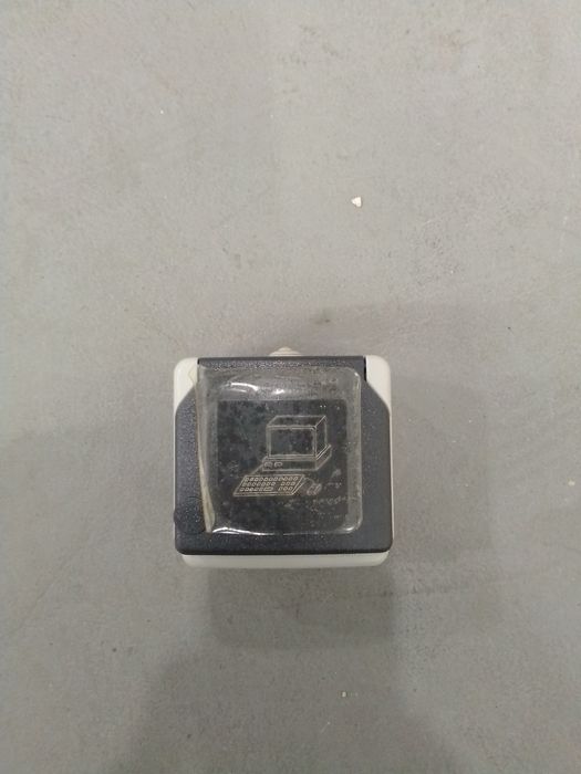 New tokens for international use, €1.50 each; I have 10 tokens64553187837058121