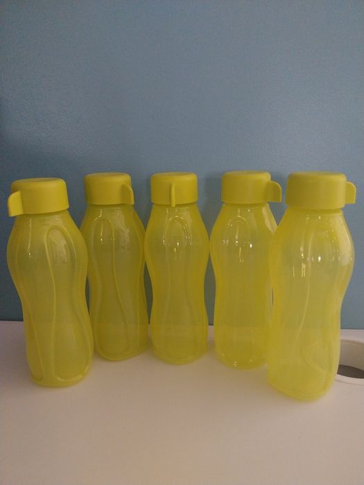 Garrafas de água tupperware