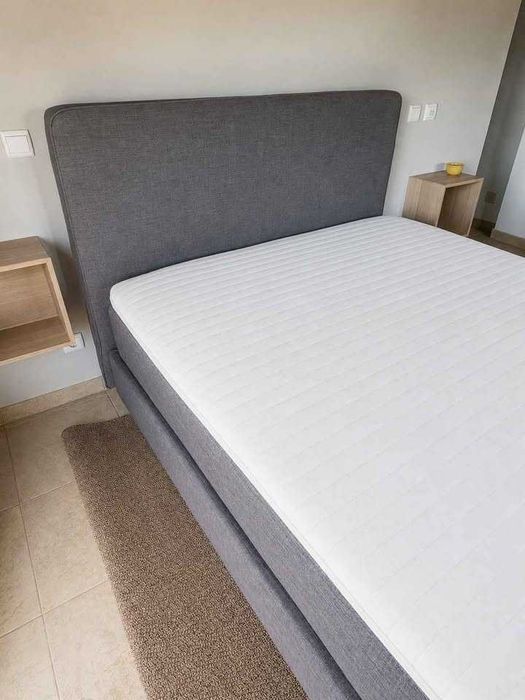 Cama de Casal Estofada Cinza + Colchão 160x200 Limpeza Profissional Incluída