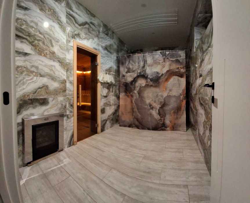 Сауна лазня баня(сольова)на дровах з виходом на воду.Електроенергія є