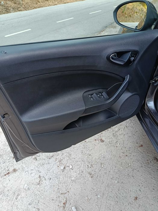 SEAT Ibiza 1.0 a gasolina 75cv