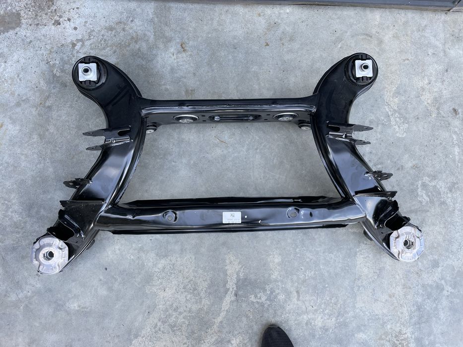 Балка подрамник original W212 W204 W205 W213 мерседес Mercedes підрамник новий е клас ц клас