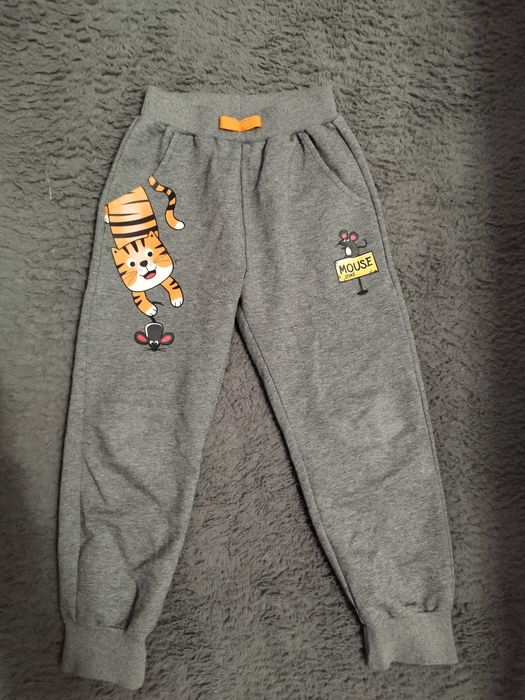 Spodnie chłopięce dresowe 116/122