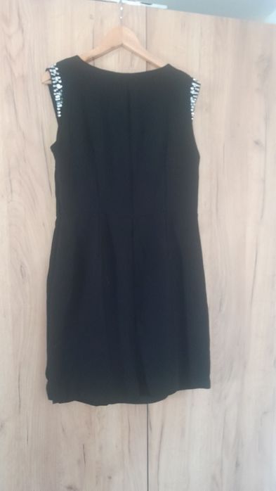 Sukienka Reserved rozmiar 42 mini czarna ze zdobieniami
