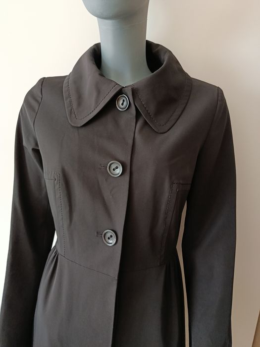 Elegancki czarny płaszcz damski rozkloszowany | klasyczny | S/M